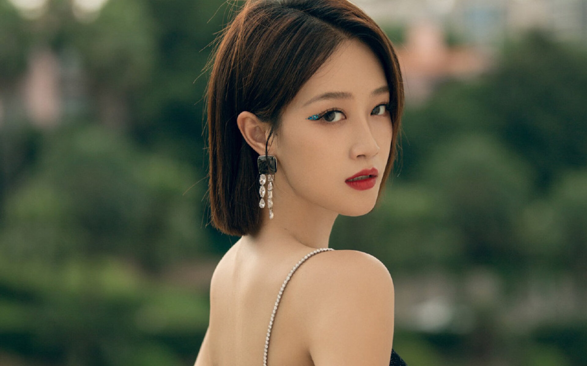 《电竞产业链中的“隐形冠军”：品牌与内容生产者》，电竞行业产品分析