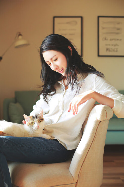 凯撒酋长主场迎战阿尔阿赫利，德比战备受关注，凯撒酋长球衣